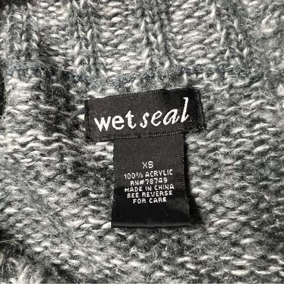 Wet Seal Off-the-Shoulder Sweater Tunic size XS - Picture 9 of 14